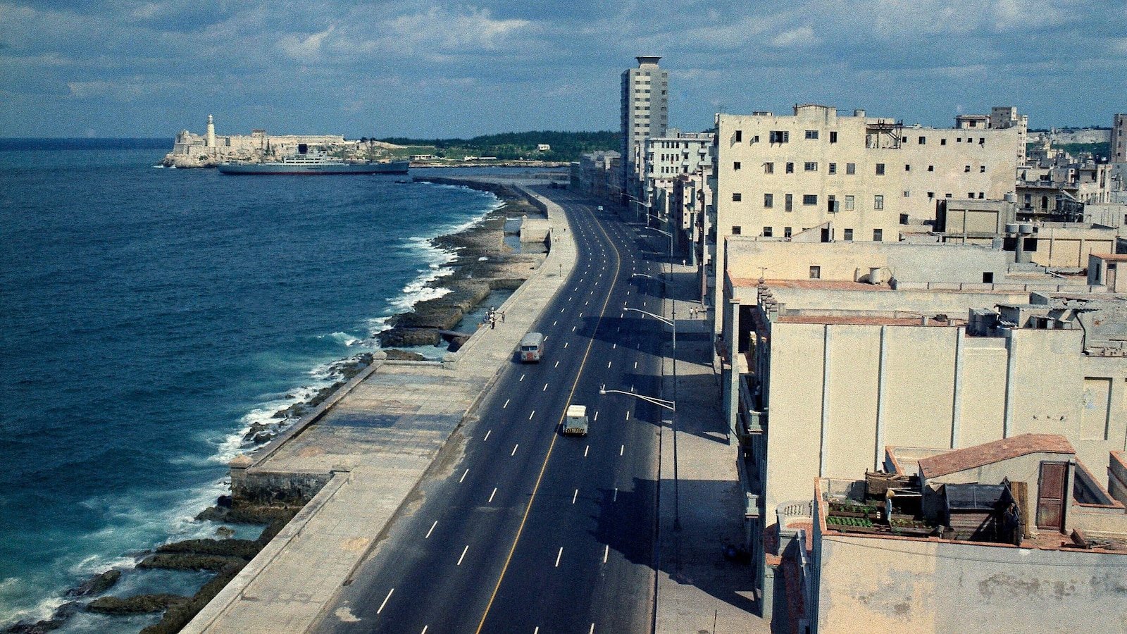 इक्वेडोरने क्युबाच्या राजदूताला ‘पर्सोना नॉन ग्राटा’ घोषित केले, मिशनला देश सोडण्याचे आदेश दिले