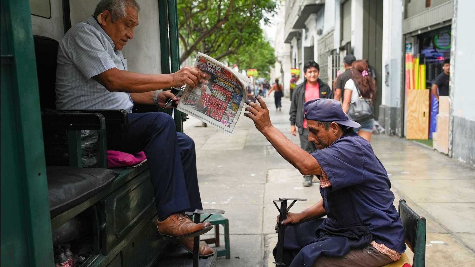 ताज्या पदच्युतीनंतर पेरूचे पुढचे अध्यक्ष कायदेतज्ज्ञ निवडतील