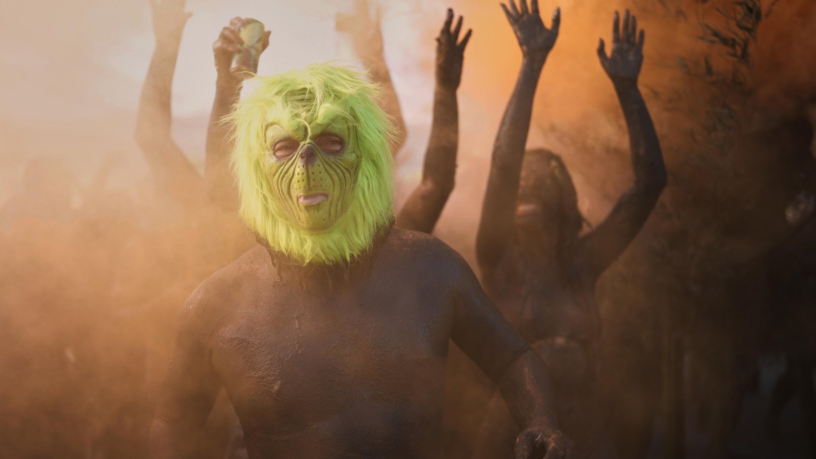 विशाल फ्लोट्स, जंगली पोशाख आणि नॉनस्टॉप स्ट्रीट पार्ट्या: फोटोंमध्ये ब्राझील कार्निव्हल