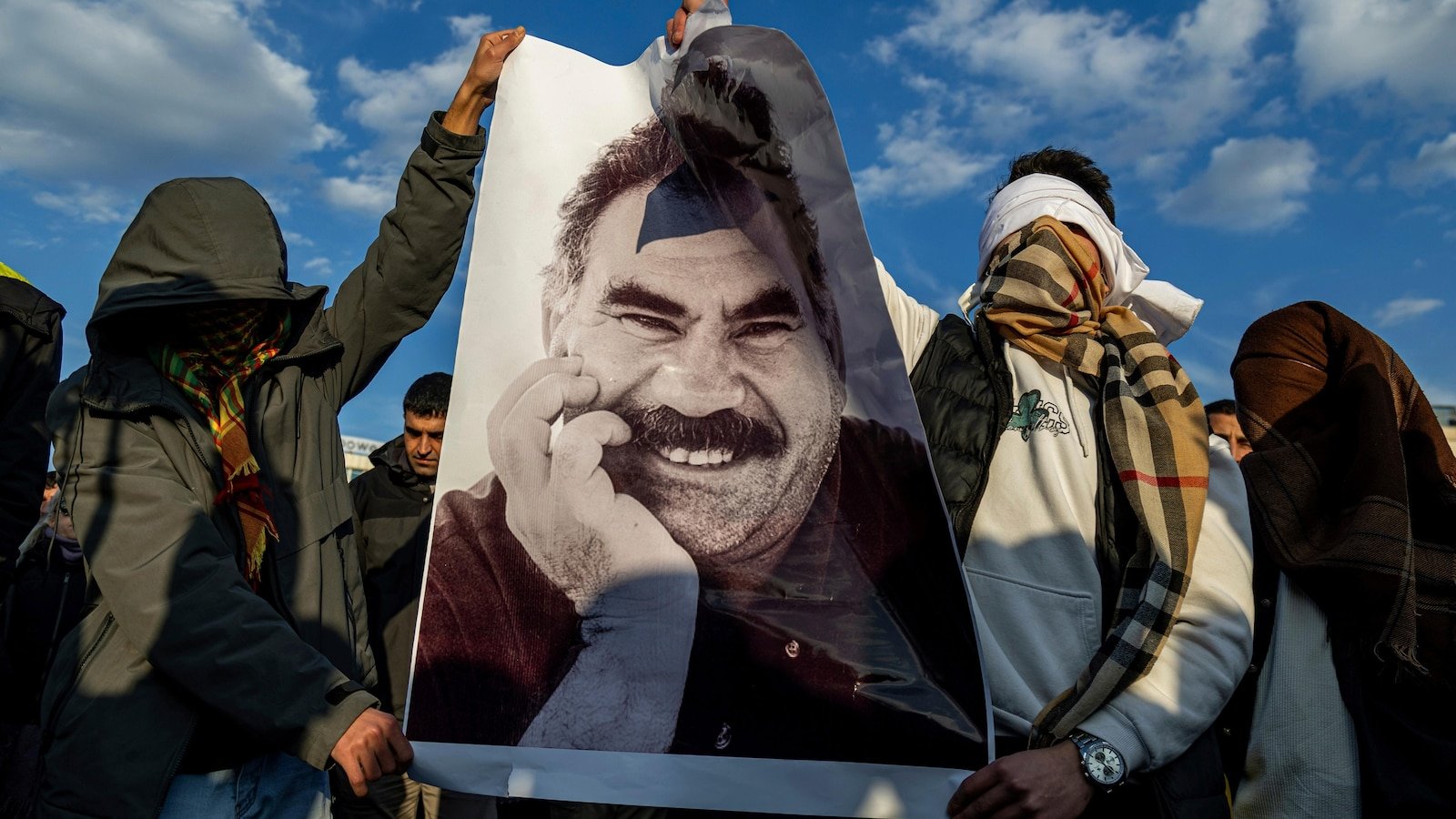 तुरुंगात असलेल्या पीकेके नेत्याने नवीन कायद्याची मागणी केली ज्यामुळे तुर्की सरकारबरोबर शांतता प्रस्थापित होईल