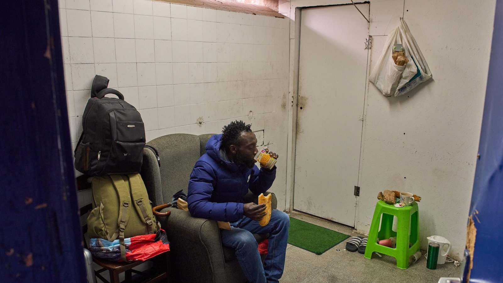 स्पेन हजारो अनधिकृत स्थलांतरितांना कायदेशीर दर्जा देणार आहे