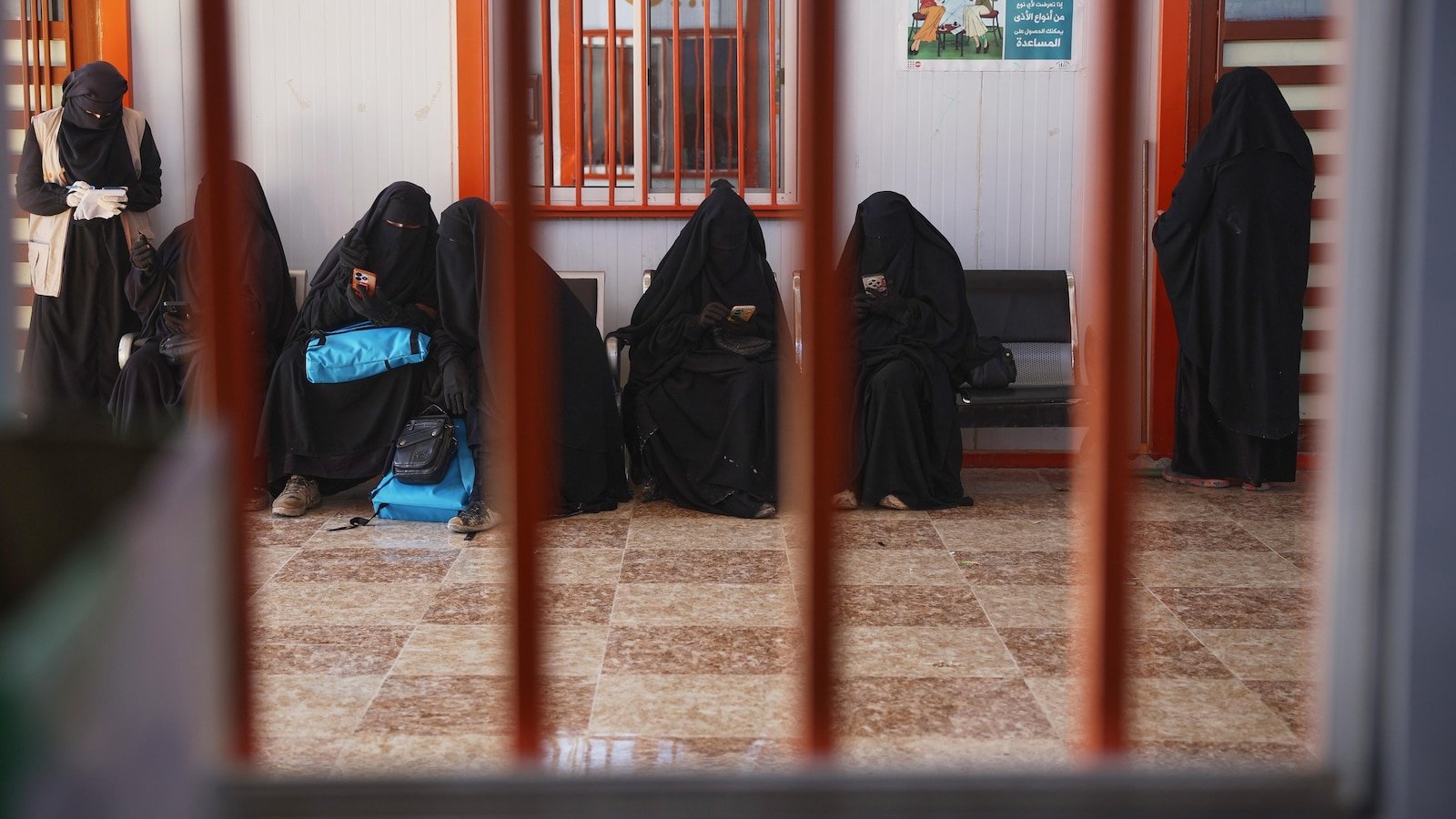 उर्वरित सीरियन कुटुंबांना सामावून घेण्यासाठी अल-हल कॅम्पची लोकसंख्या झपाट्याने कमी झाल्याचे संयुक्त राष्ट्रांनी म्हटले आहे.