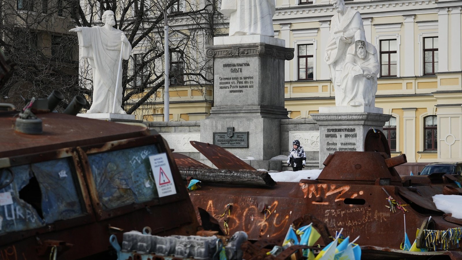 या आठवड्यात अबू धाबीमध्ये रशिया-युक्रेन चर्चेचे ठिकाण बदलू शकते, असे झेलेन्स्की म्हणाले